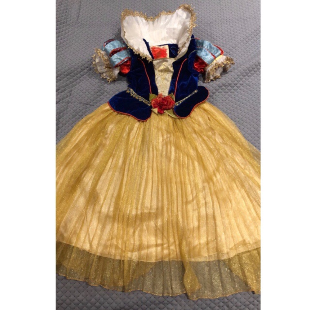 Disney Snow White limited edition one of 2000
